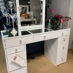 Torrance vanity store set