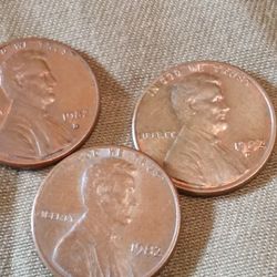 1982small Date And Large Date Both D Mint,One With No Mint And 1943 P War Nickel...