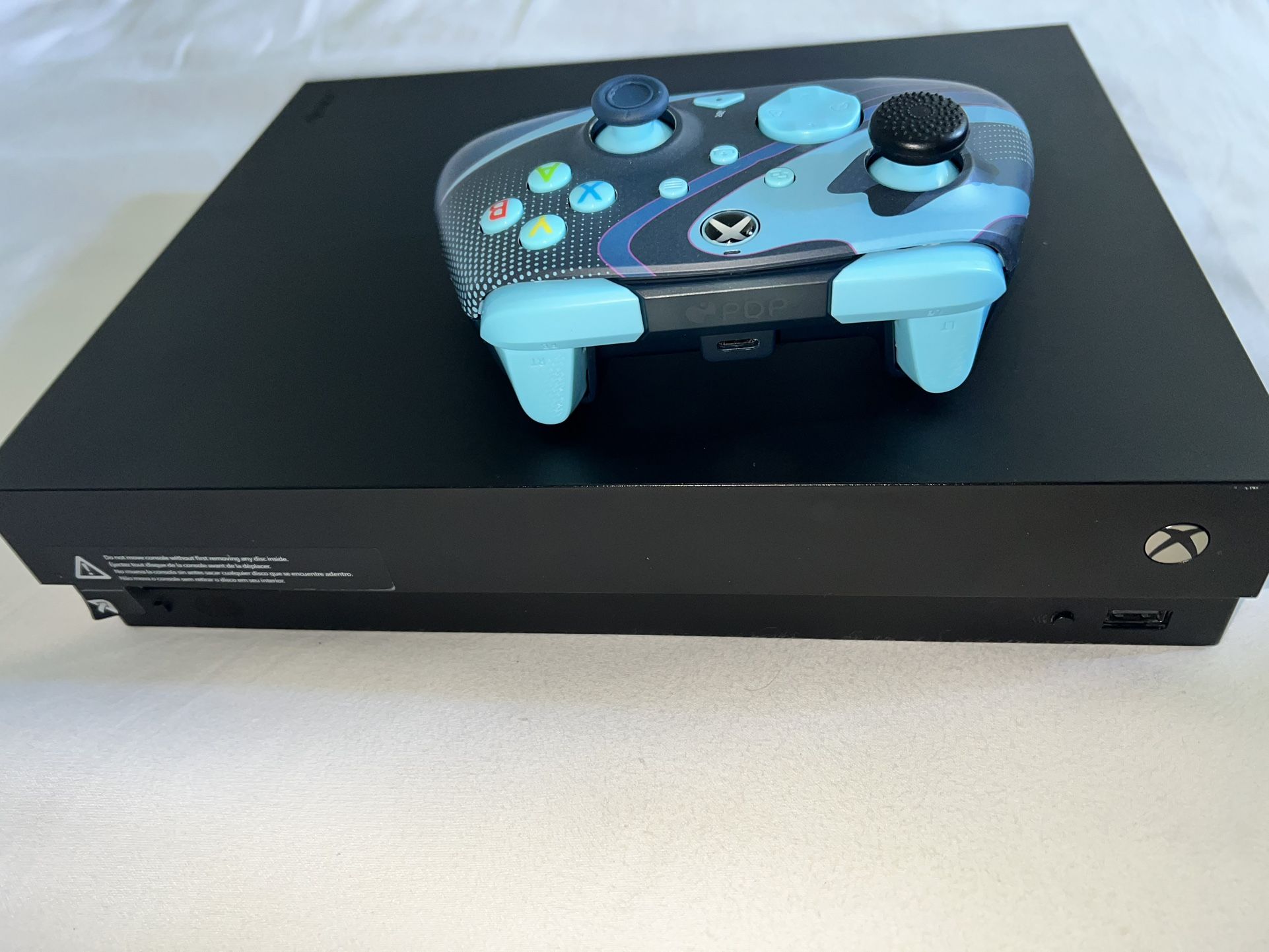 XBOX ONE X 1TB