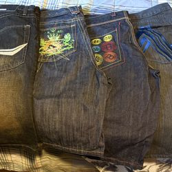 4 Pair Of Men’s Jean Shorts In Great Condition Like New