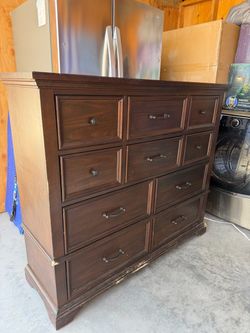 Dresser