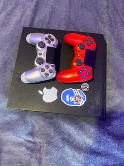 PS4 w two controllers