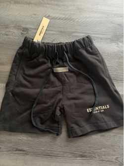 Black essentials shorts