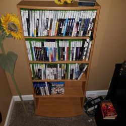 Xbox 360 And PS4 Over 100 Games  And 4 Xbox No Working 