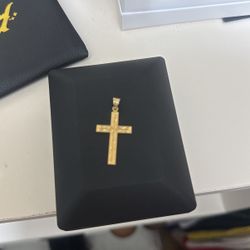 14kt Cross Beautiful 