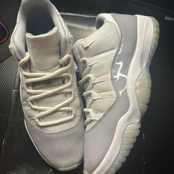 Jordan 11 Low Cement Grey Size 10.5 Used 