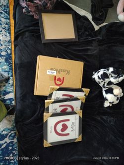Picture frames 8x10 for $40