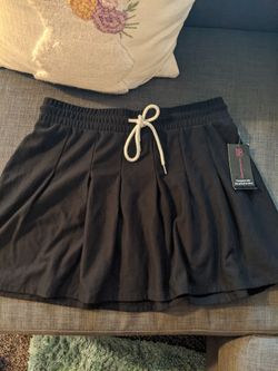 Women's Black Skirt! 