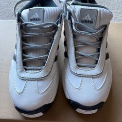 $ 25    Hot……Boy Adidas  Shoes Size 7