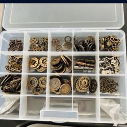 ⚙️ New! Set of 400 Bronze Steampunk Gear Cog Wheel Skeleton Keys Crafting Accessories w Divided Case