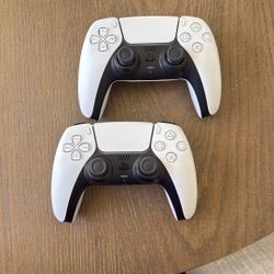 2 Ps5 Controllers 