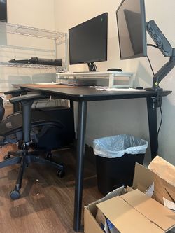 Black Large Office Desks (4 available)