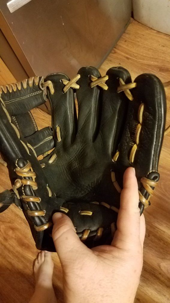 Rawlings Heart of the Hide glove 11.25 inch
