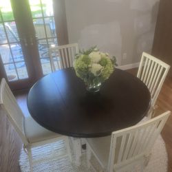 Dining Table With Chairs And Rug