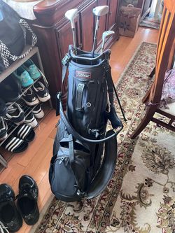 Titleist Black Golf Stand Bag with Clubs
