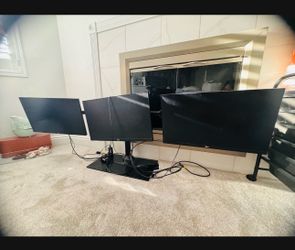 Triple Monitor desk stand