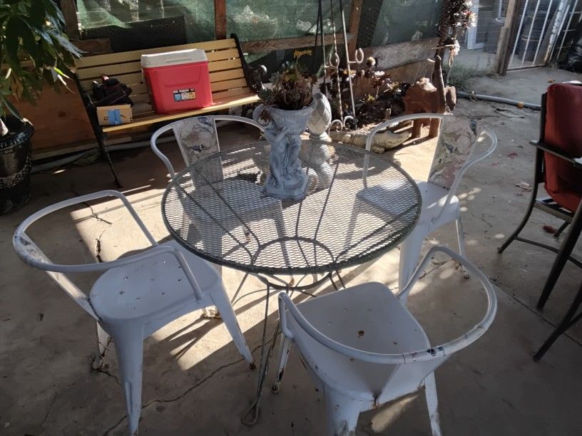 Table With 4 Chairs