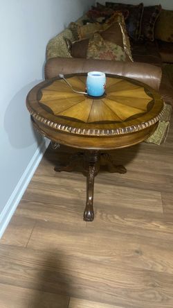 Round Sunburst Inlay Pedestal Table with Claw Feet