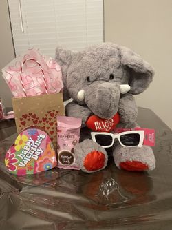 💝Valentine’s plush Elephant stuff animal with gift bag goodies with balloon. Give that love one this cute gift and for an extra 3.00 get one Valentin