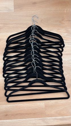 Velvet clothes hangers - 15 hangers.