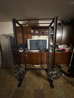SQUAT RACK (w/pull up bars)