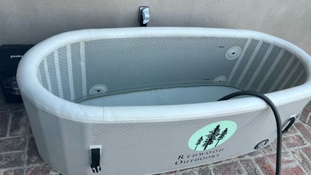 Redwood outdoors plunge tube with lifetrend 1/2 HP chiller