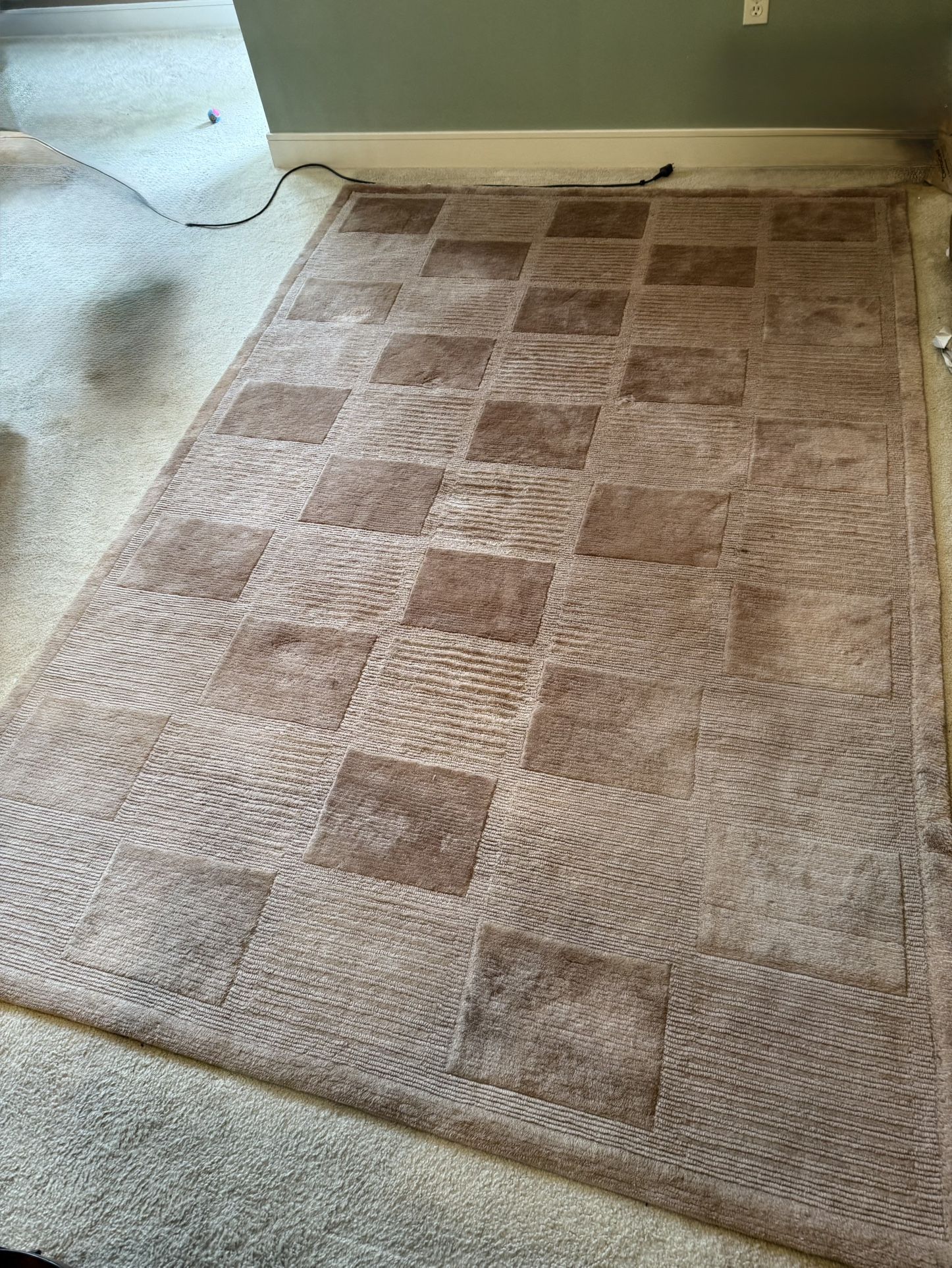Wool Area Rug - 6 x 9