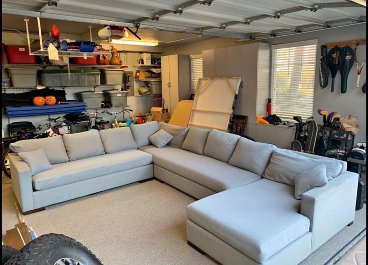 Couch 10x12x8ft