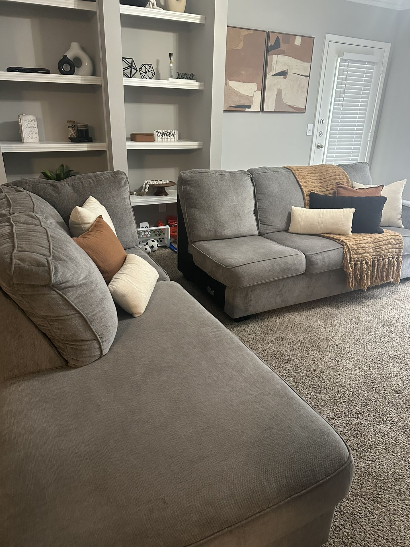 Altari 2-Piece Sectional with Chaise