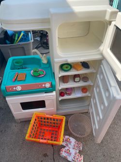 Vtg Toddler Play Kitchen Fridge, stove, sink, food & shopping basket