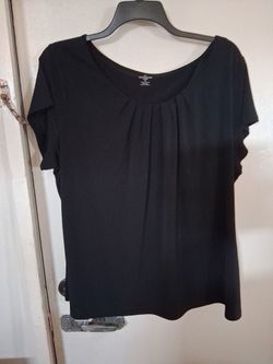 3x black blouse