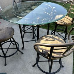 Dinning Table (read description)