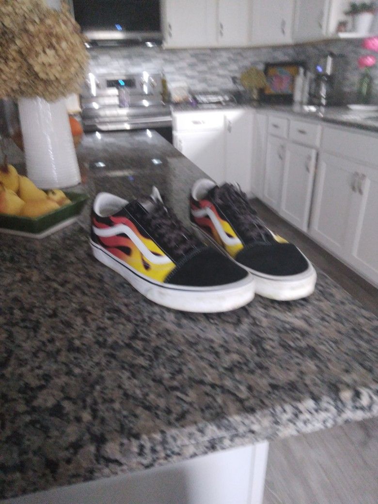 vans fire and Black size10. 5
