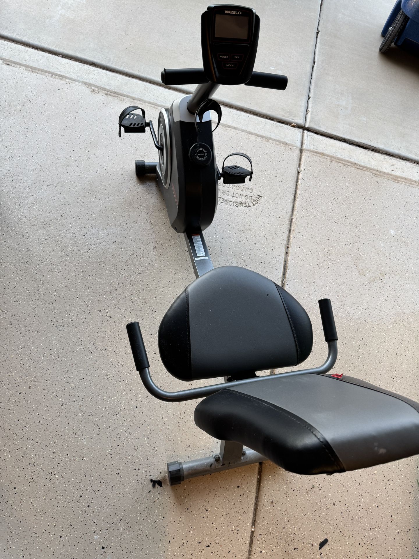 Exercise Bike - sit down  Magnetic Recumbent