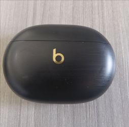 Beats Studio Bud+Charging Case