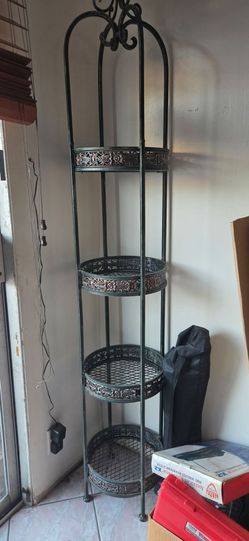 4 tierd plant stand