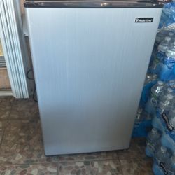 Nevera De 33” Magic Chef