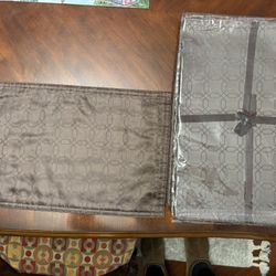 Table Placing Mats In Great Condition 