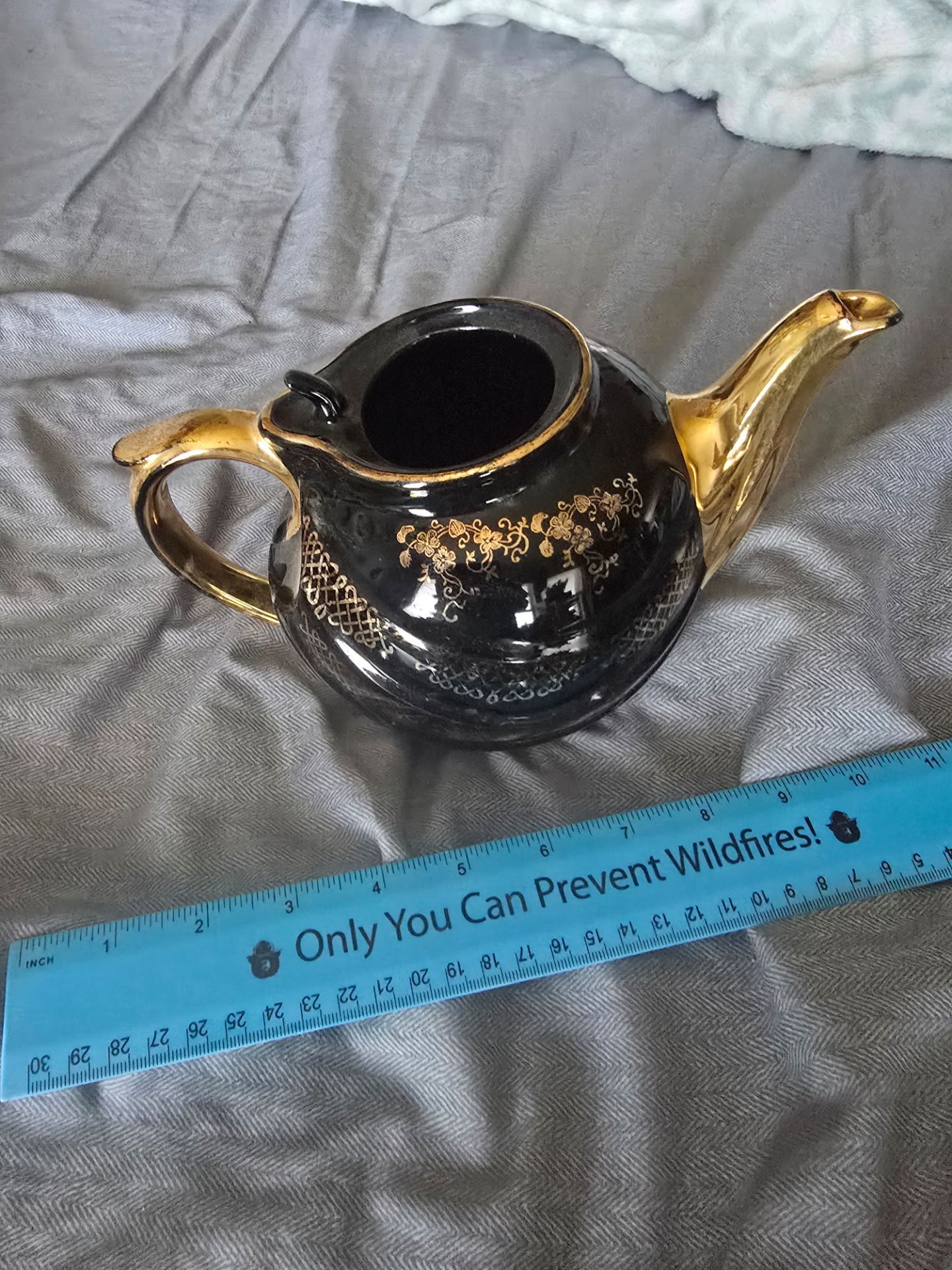 Ceramic pot