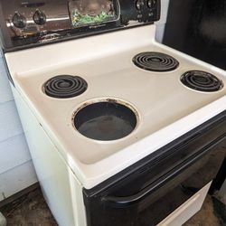 Used Stove And Refrigerator 