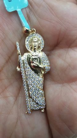 14k Gold san judas 1.24 ct Diamonds vs 6.28 grams 1 1/2 inch long