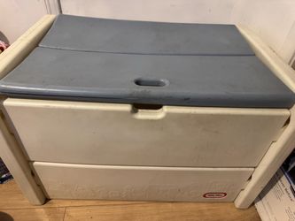 Vintage little tikes toy chest