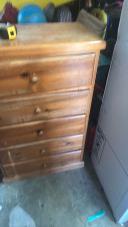 Solid wood 5 drawer dresser
