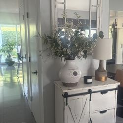 Entry Table & Mirror