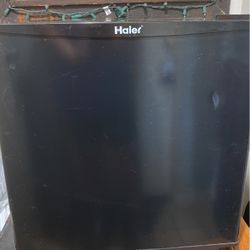 Haier (HMSB02WABB ) Black Mini Fridge 