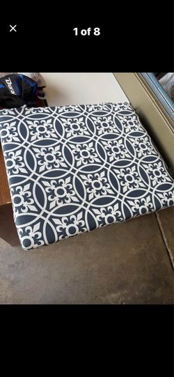 4 Outdoor cushions great condition $20 for all Gilbert and Ray rd. Check all pics and offers.