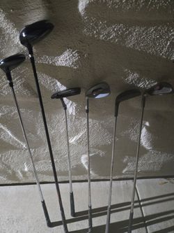 Left-handed golf Clubs random