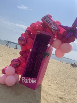 Life-size Barbie Photo Box