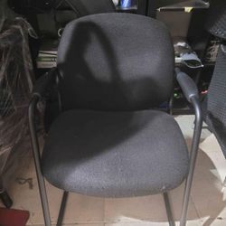 Black Fabric Guest Chair w/ Fabric Topped Arms. Office black chair, furniture silla de oficina