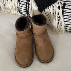 Ugg Short Boot